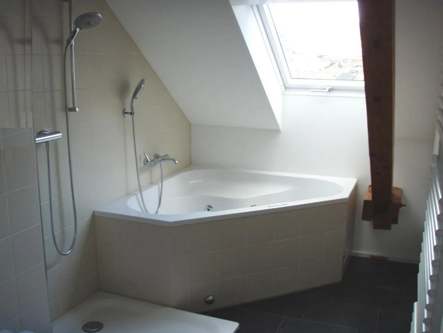 Recherche de locataire : appartement en attique de 95 m² au 6ème étage - Photo 5 sur 6