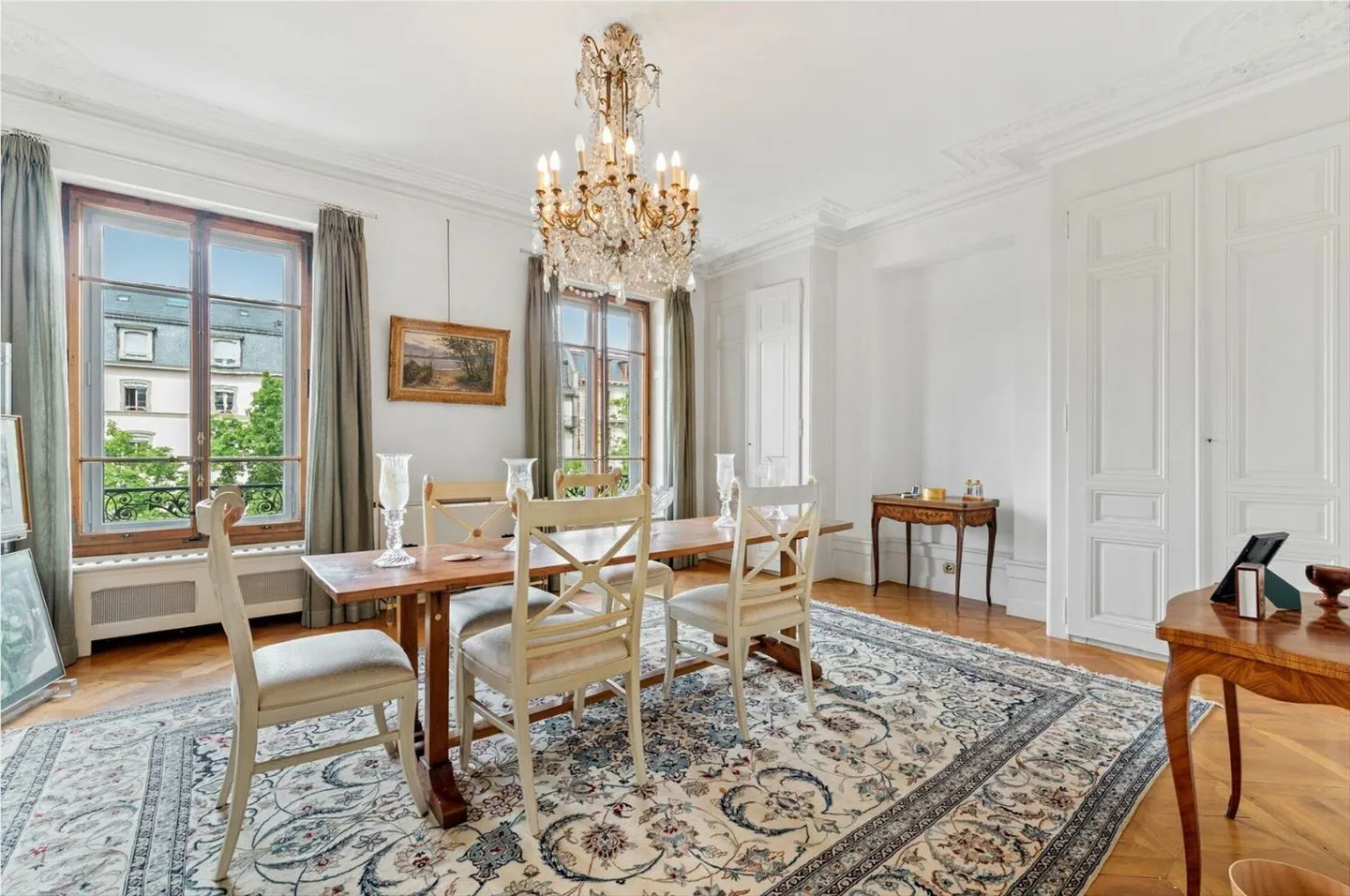 Exceptional private hotel in the heart of the city - Photo 5 of 13