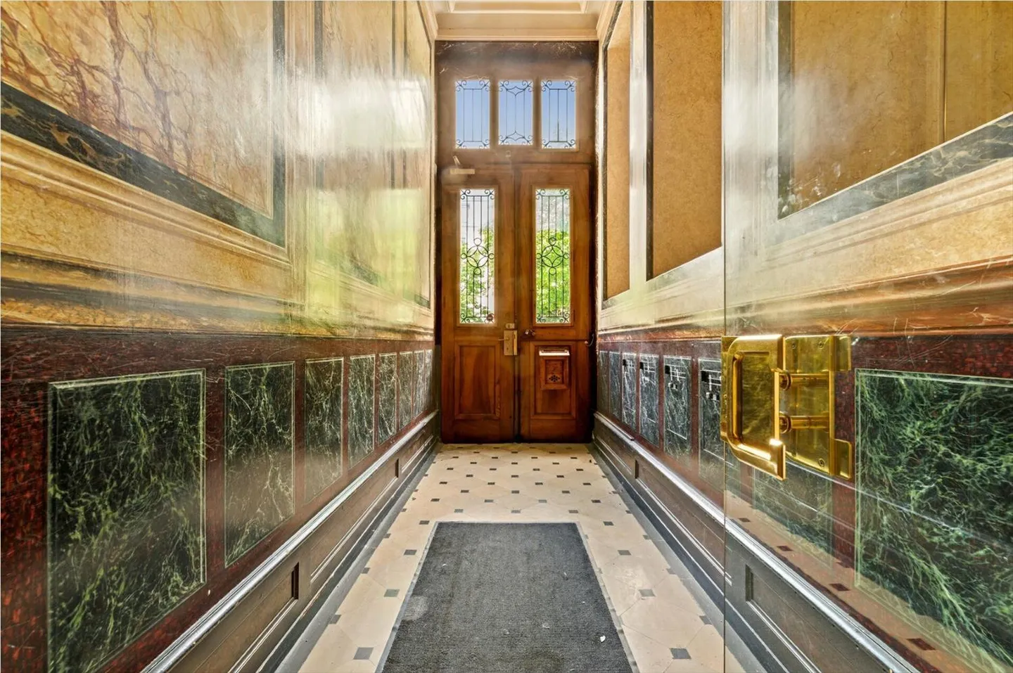 Exceptional private hotel in the heart of the city - Photo 8 of 13