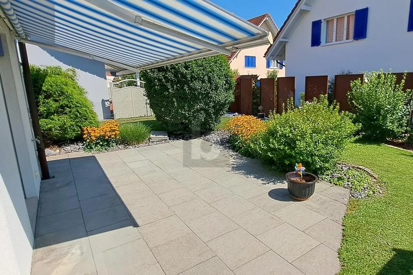 GIARDINO DA SOGNO IN UNA POSIZIONE TRANQUILLA E CENTRALE - Foto 2 di 6