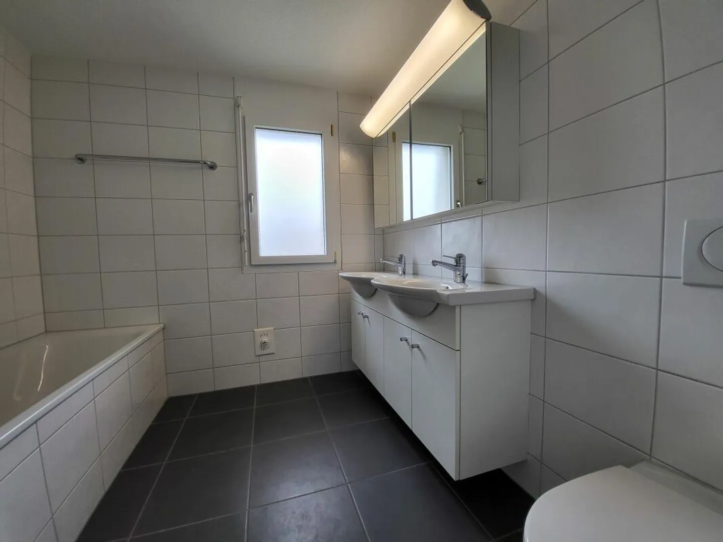 Geräumiges Loft in Kappelen - Foto 3 von 11
