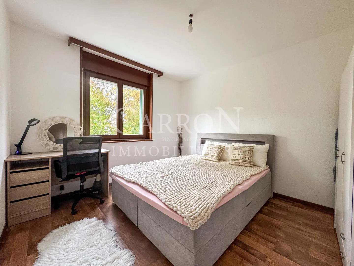 Bright 3-Bedroom Apartment - Photo 5 of 10