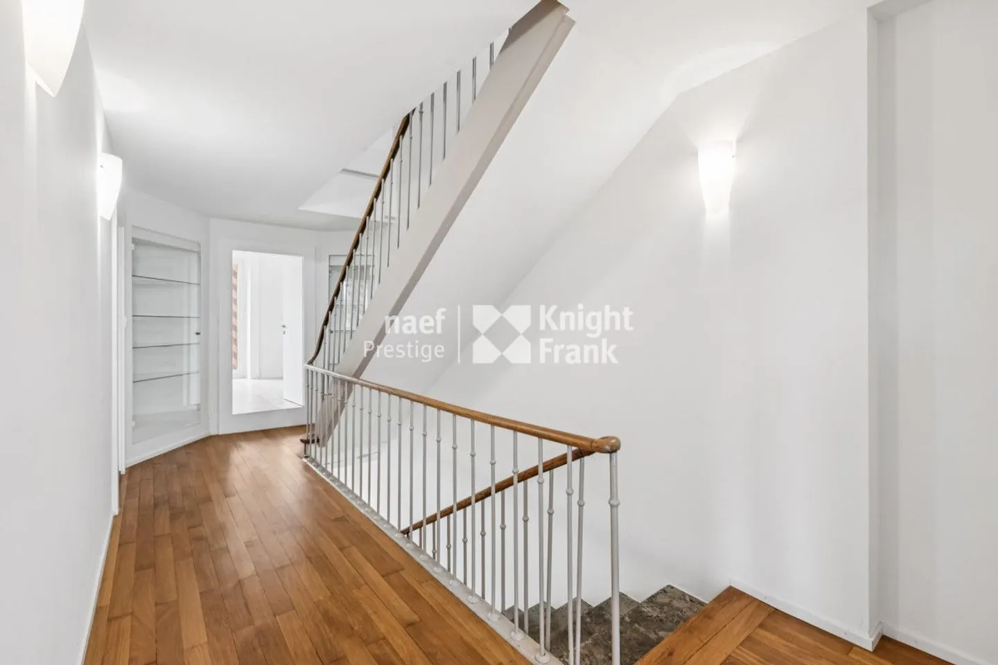 Stunning modern 8-room house with a large garden in Colombier - Photo 5 of 7