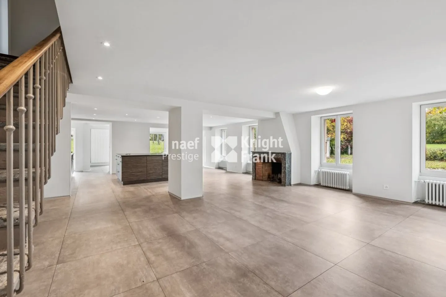 Stunning modern 8-room house with a large garden in Colombier - Photo 6 of 7