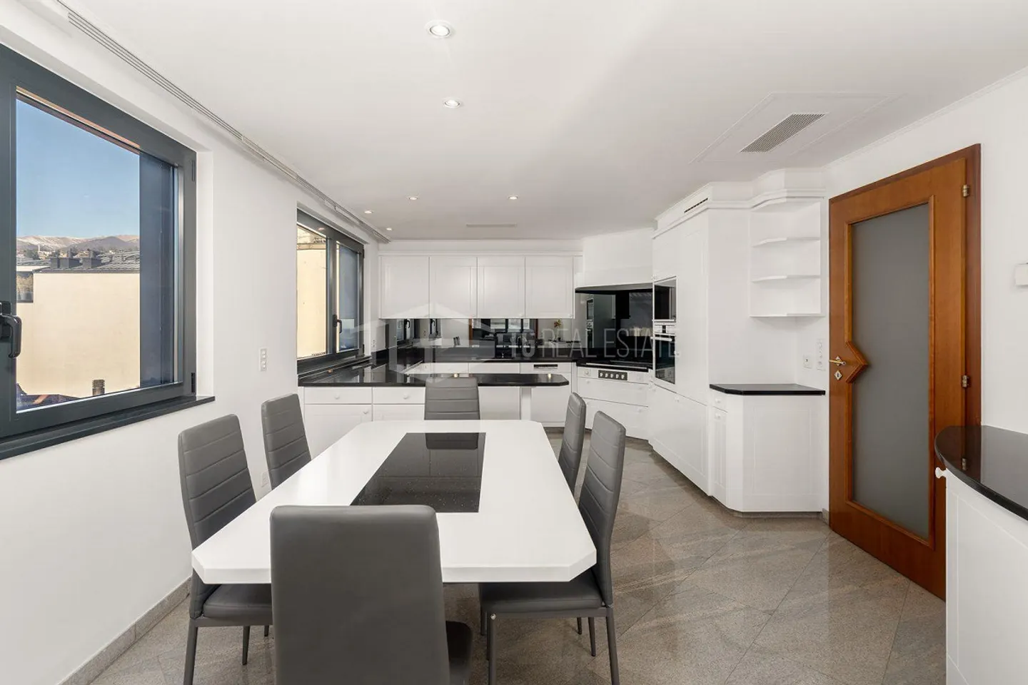 FURNISHED PENTHOUSE NEAR PARCO CIANI - Photo 4 of 17