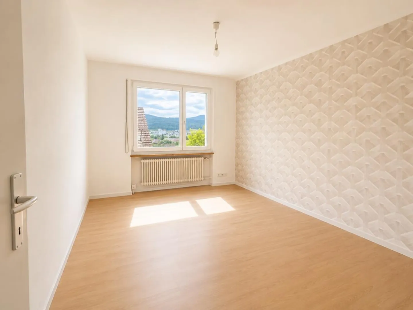 Geräumiges Familienhaus mit Garten - Foto 6 von 9