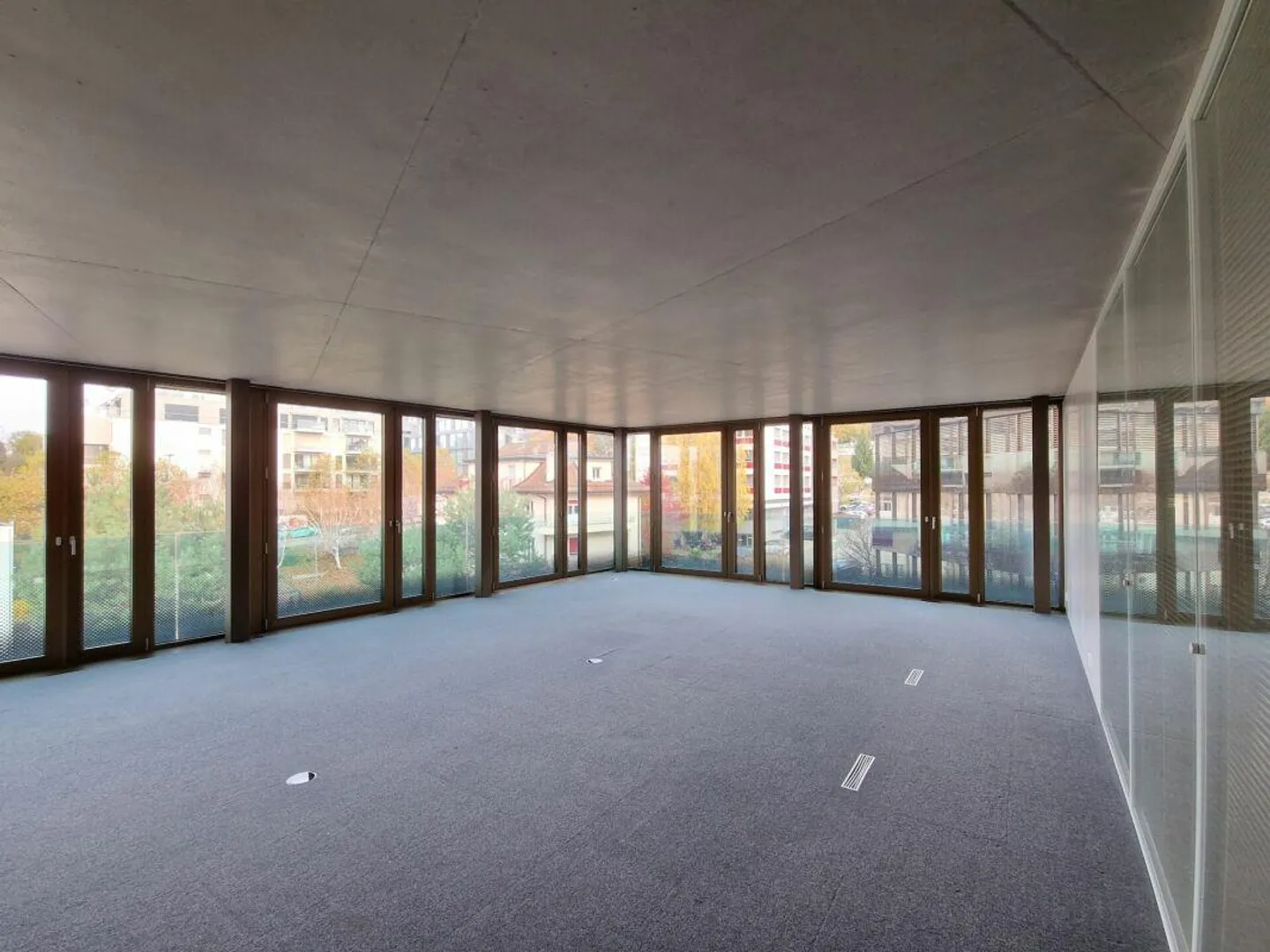 Area di 255 m² (divisibile 120/130 m2) ai piedi del M2 a Losanna - Foto 2 di 8