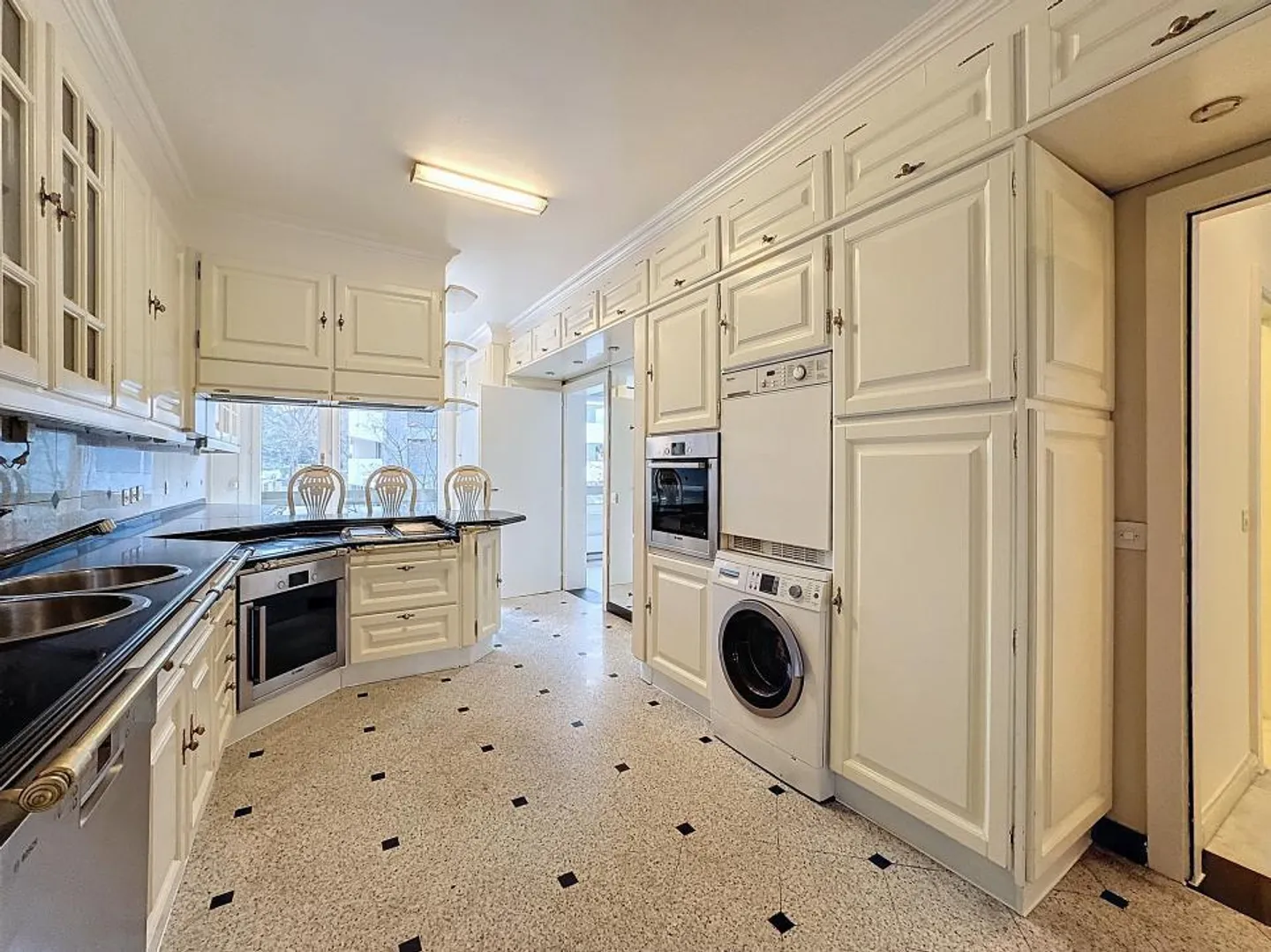 Spazioso duplex in una residenza tranquilla e verdeggiante - Foto 5 di 13