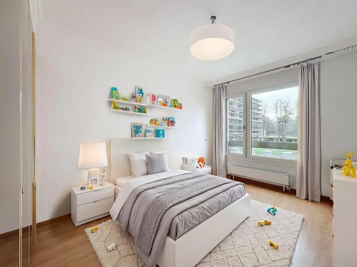 Spazioso duplex in una residenza tranquilla e verdeggiante - Foto 8 di 13