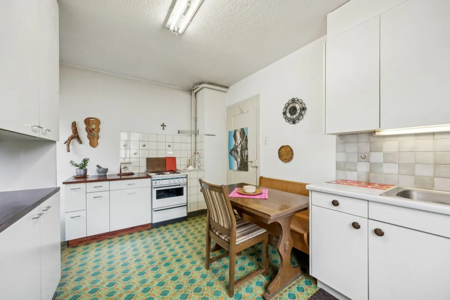 Maison jumelée dans la zone commerciale - nécessitant des rénovations et idéalement située - Photo 8 sur 13