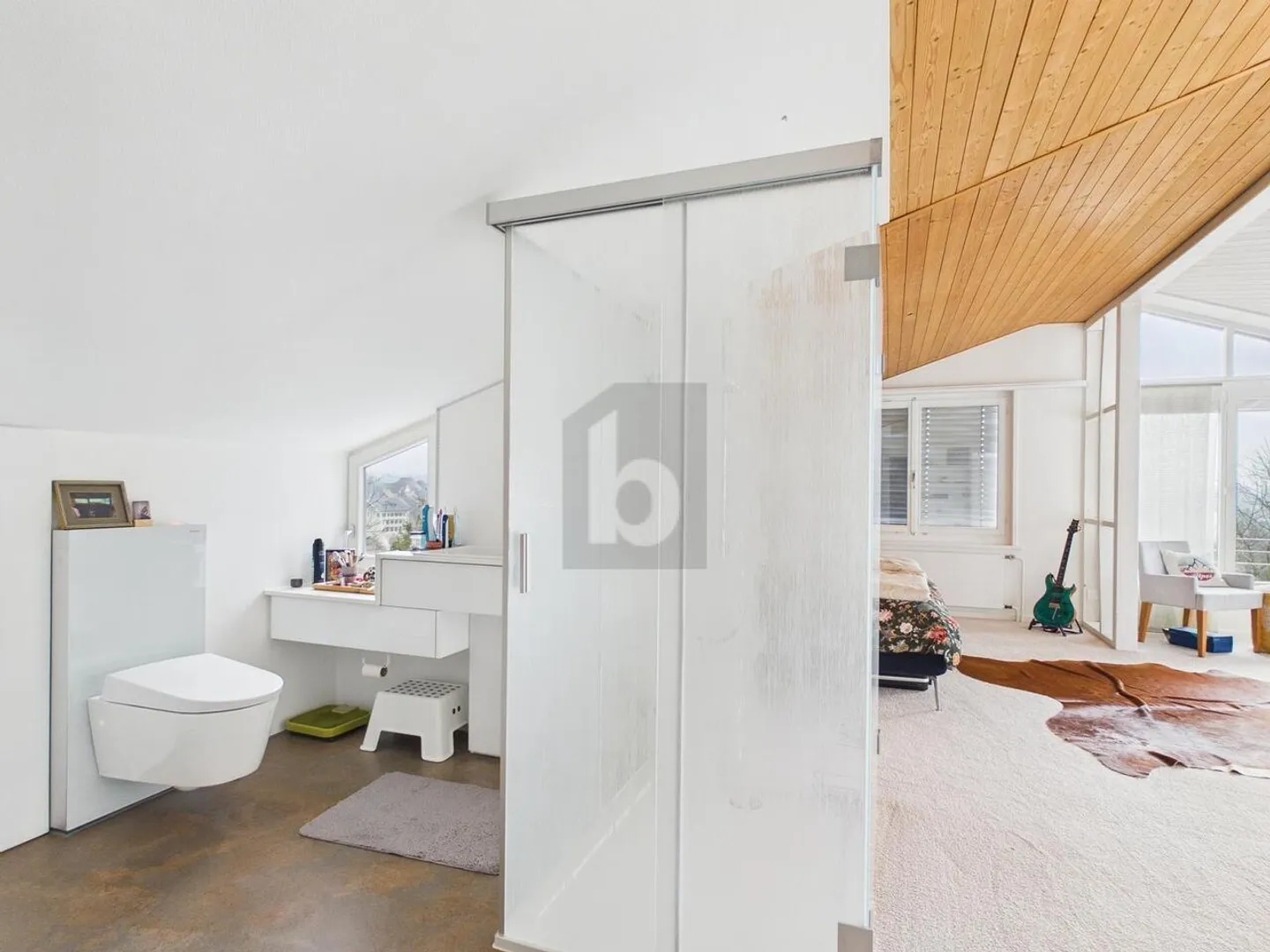 CALME, ENSOLEILLÉ, AVEC UN GRAND JARDIN - Photo 3 sur 6