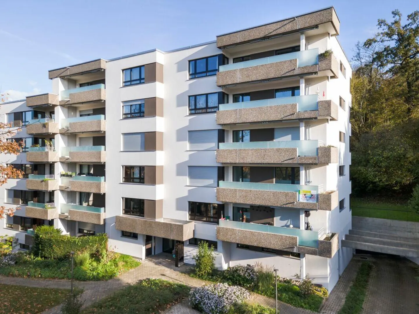 Modern 5.5-room apartment in Oberwil - Photo 1 of 10