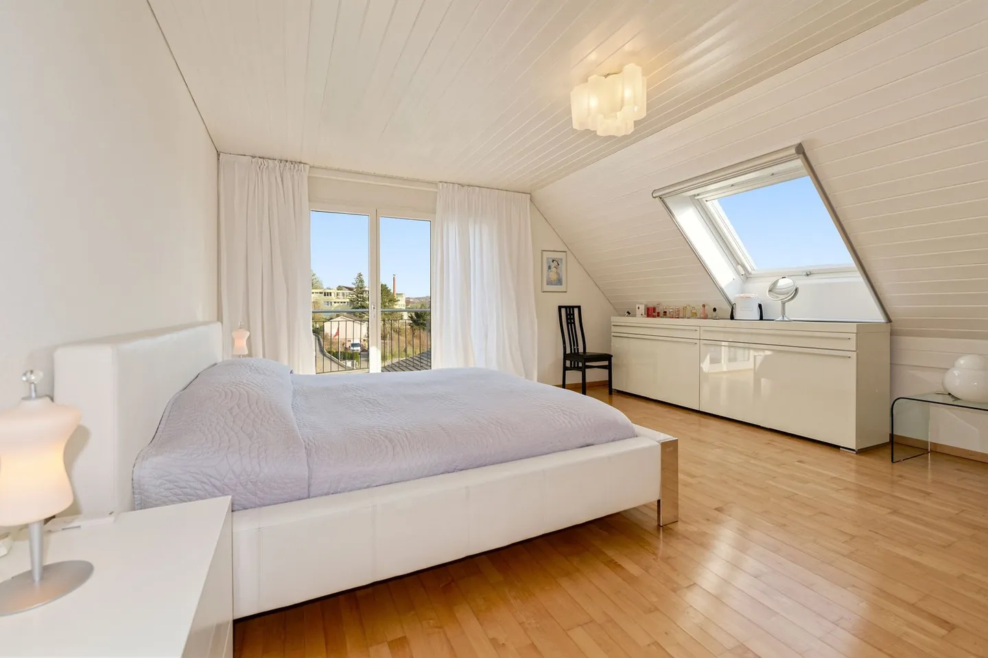 Ihr neues Zuhause: 6.5-Zimmer-Einfamilienhaus mit herrlicher Weitsicht bis in die Berge - Foto 7 di 18