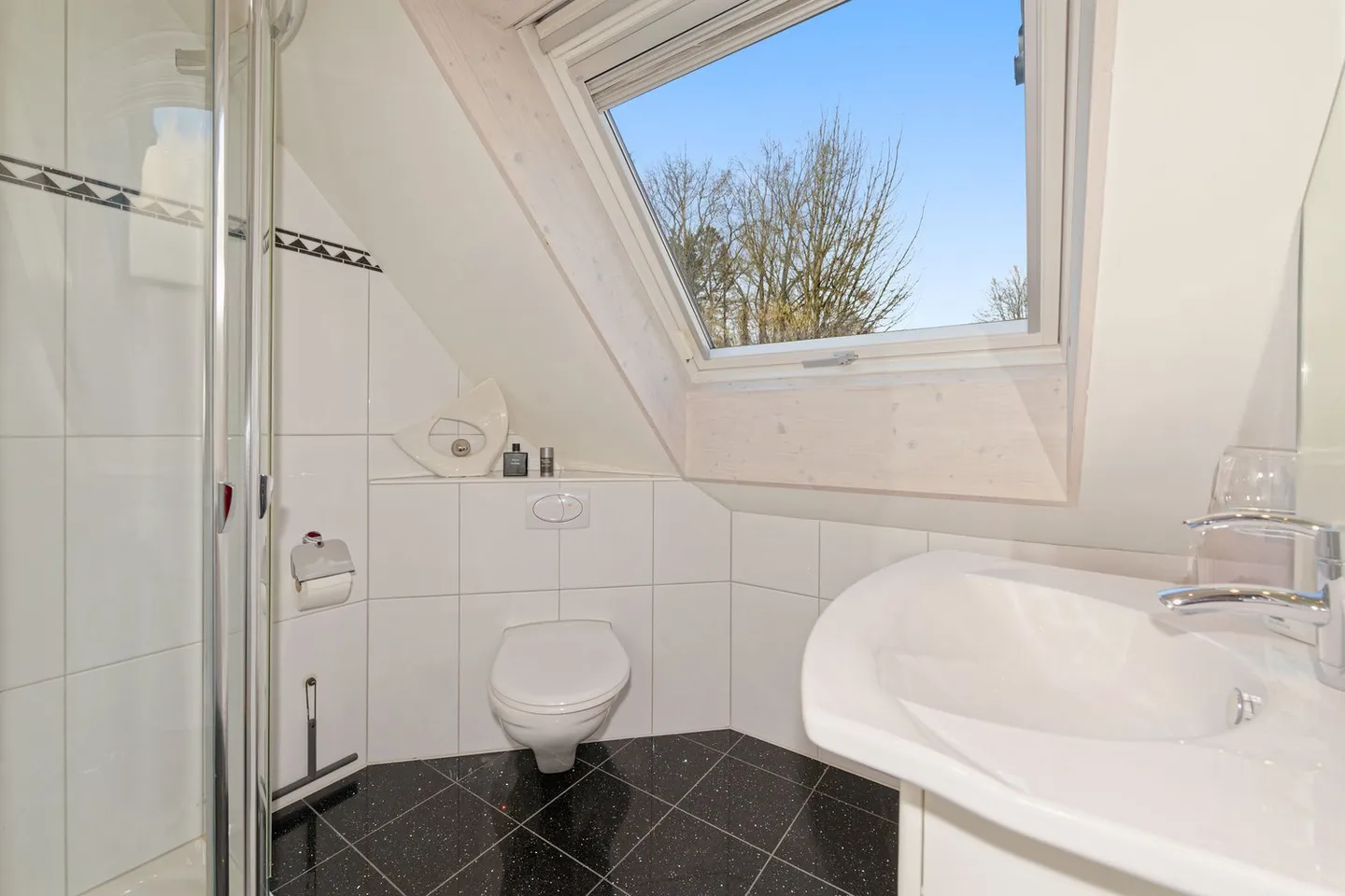 Ihr neues Zuhause: 6.5-Zimmer-Einfamilienhaus mit herrlicher Weitsicht bis in die Berge - Foto 11 di 18