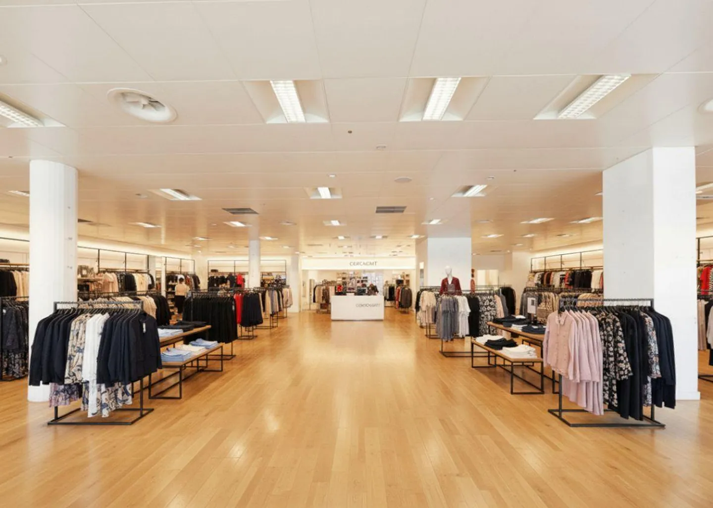 Espace de vente dans un emplacement privilégié avec un fort trafic - Photo 2 sur 7