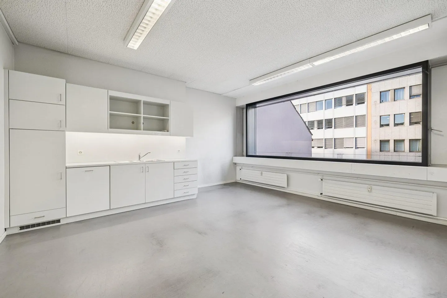 SURFACES DE BUREAU ATTRACTIVES DANS UN EMPLACEMENT DE CHOIX À KLEINBASEL - Photo 7 sur 8