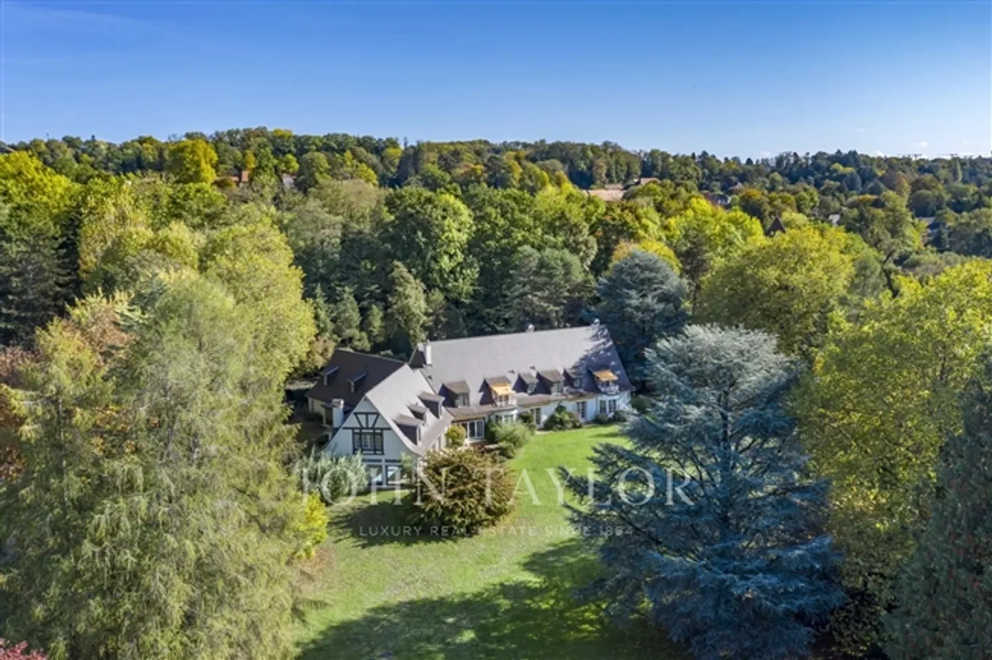 Luxurious Property in the Green Outside Lausanne - Photo 1 of 5