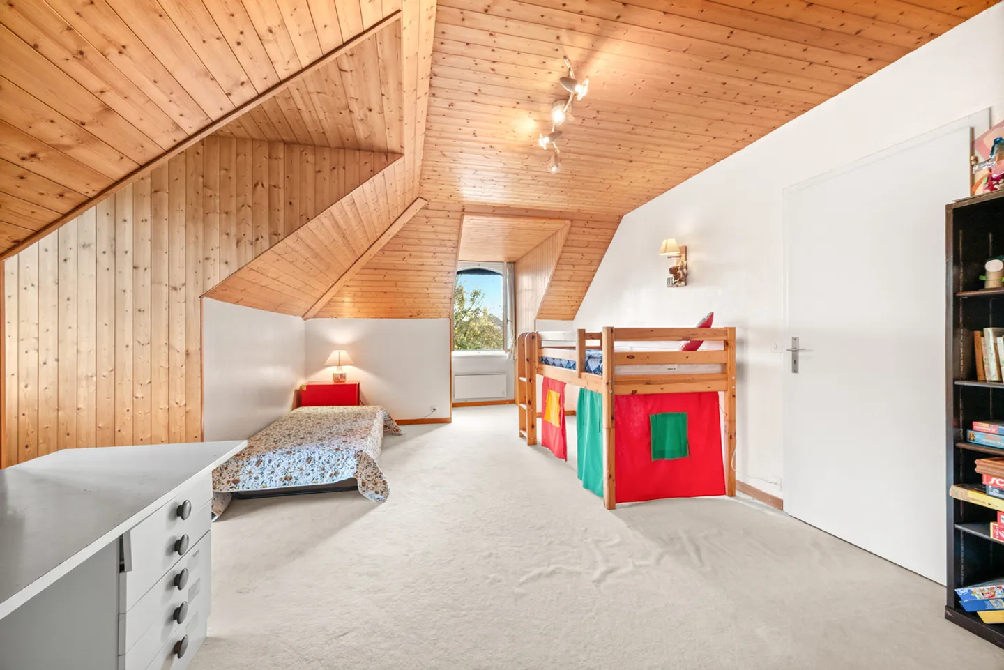 Beautiful family home in a residential area in Mies - Photo 16 of 23