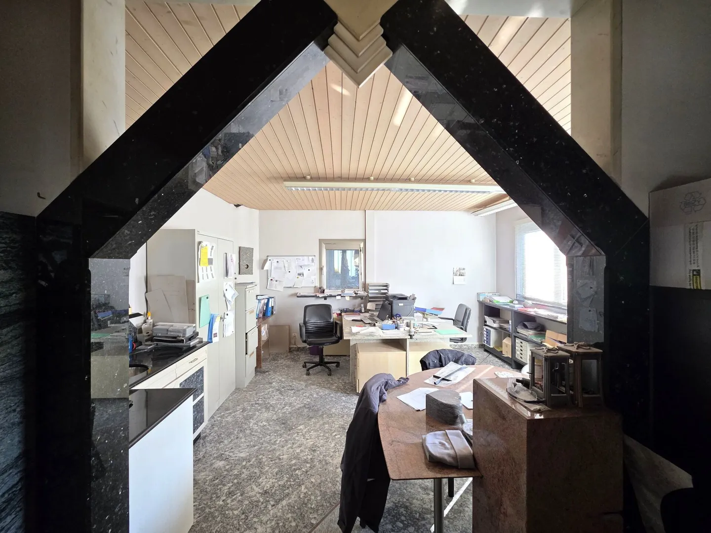 Wohn- & Gewerbeliegenschaft mit unbegrenztem Entwicklungspotential an Top-Standort - Photo 10 of 31