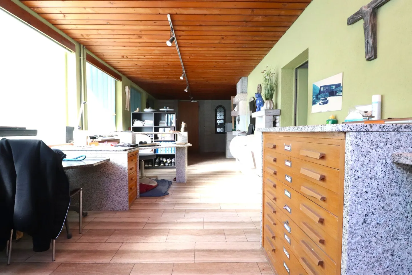 Wohn- & Gewerbeliegenschaft mit unbegrenztem Entwicklungspotential an Top-Standort - Photo 15 of 31