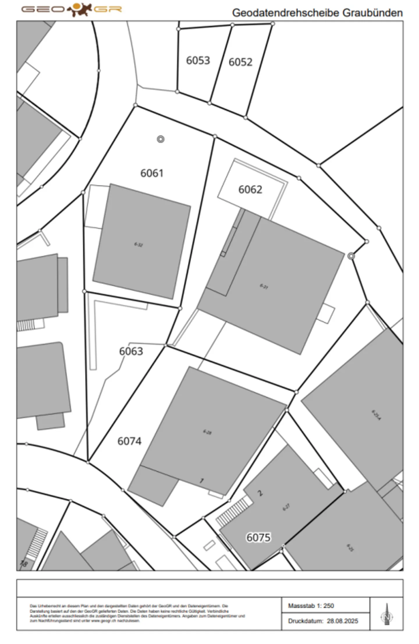 Terrain à bâtir avec étable dans la zone centrale du village - Photo 9 sur 9