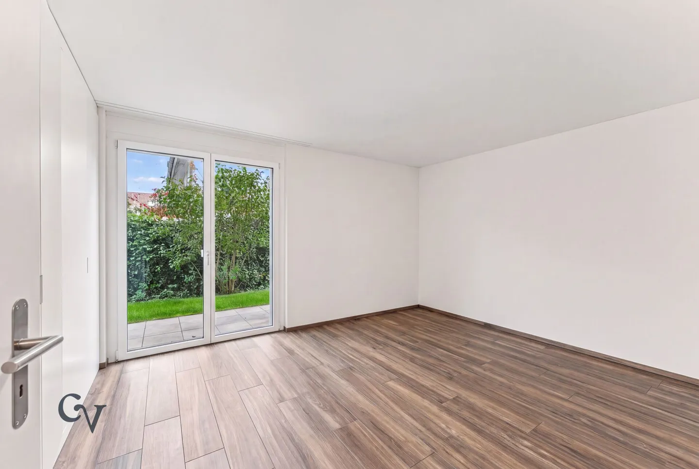 Family-friendly living with spacious garden in Uetikon am See - Photo 5 of 20