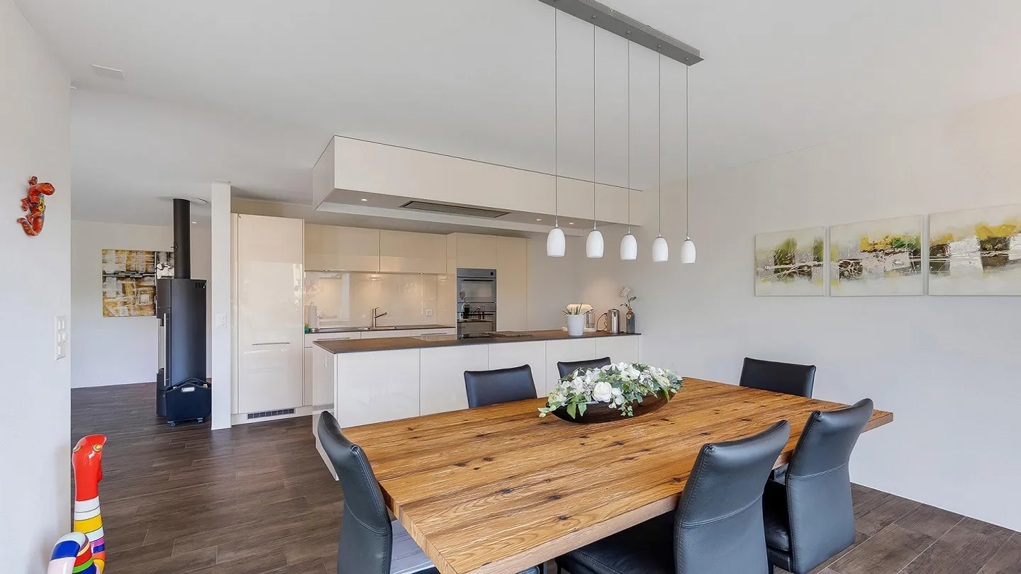 Bright penthouse apartment with terrace highlight - Photo 2 of 4