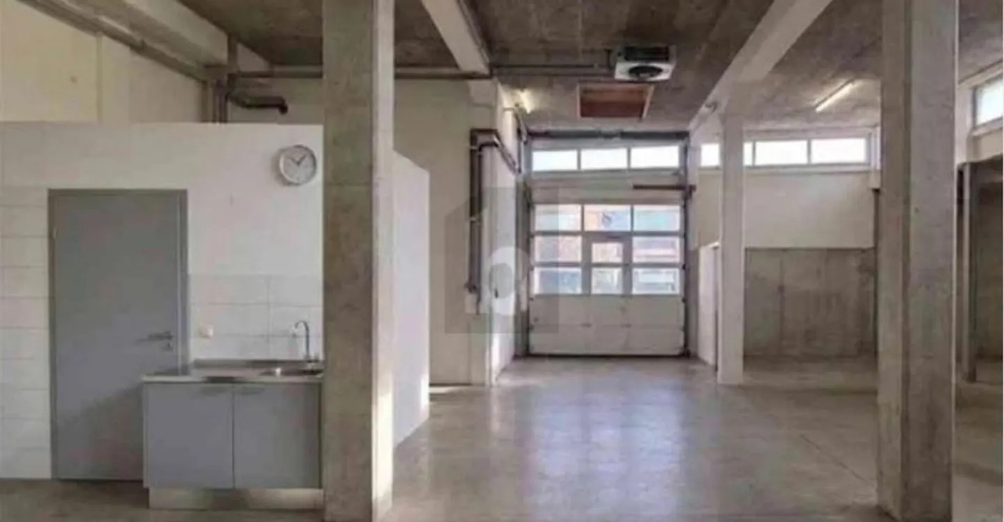 MOLTO BELLO SPAZIO INDUSTRIALE PER ARTIGIANATO - Foto 2 di 4