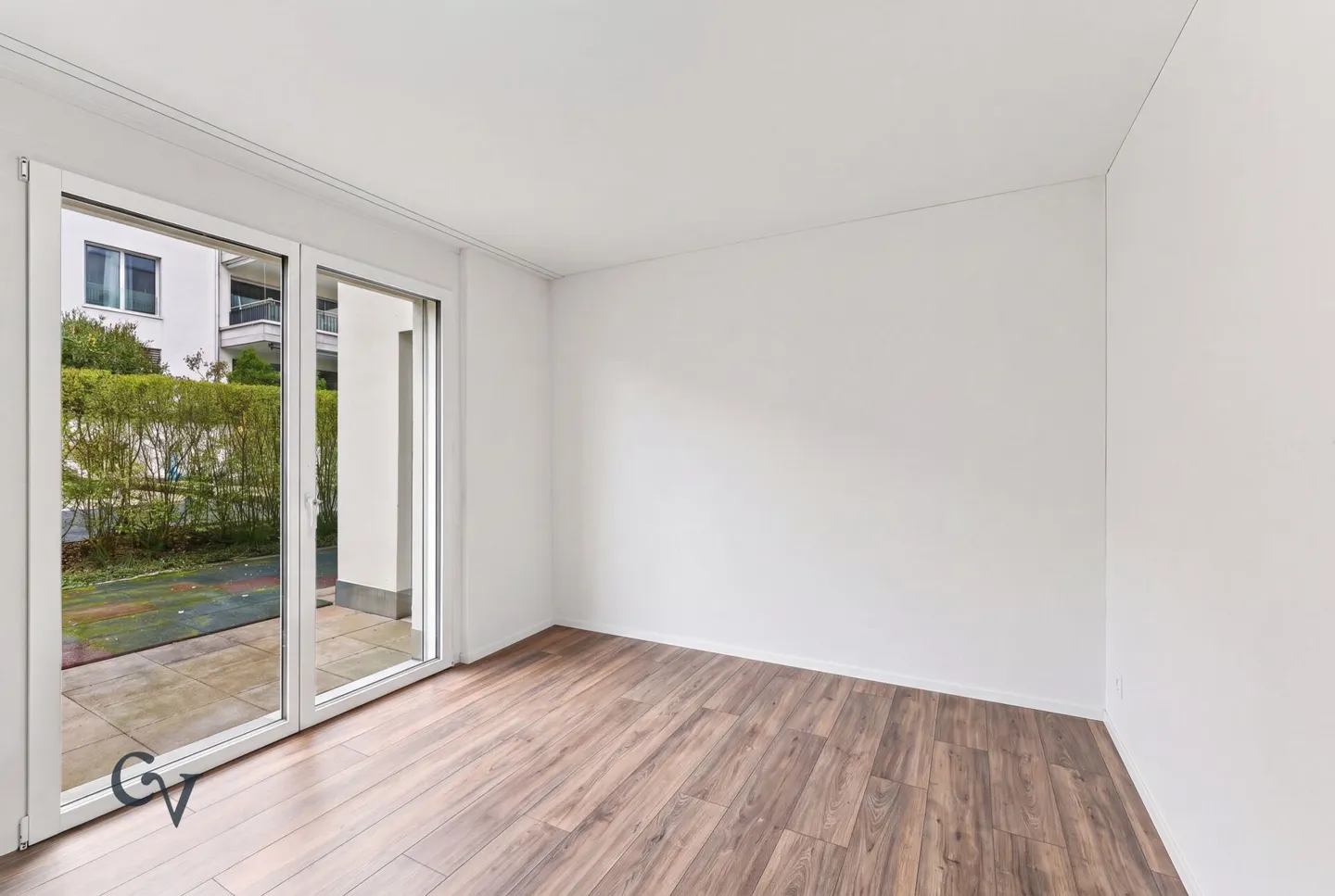 Family-friendly living with spacious garden in Uetikon am See - Photo 6 of 20