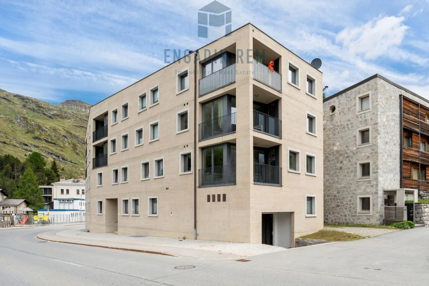 Appartement élégant de 4,5 pièces avec finition de haute qualité et balcon couvert - Photo 13 sur 13