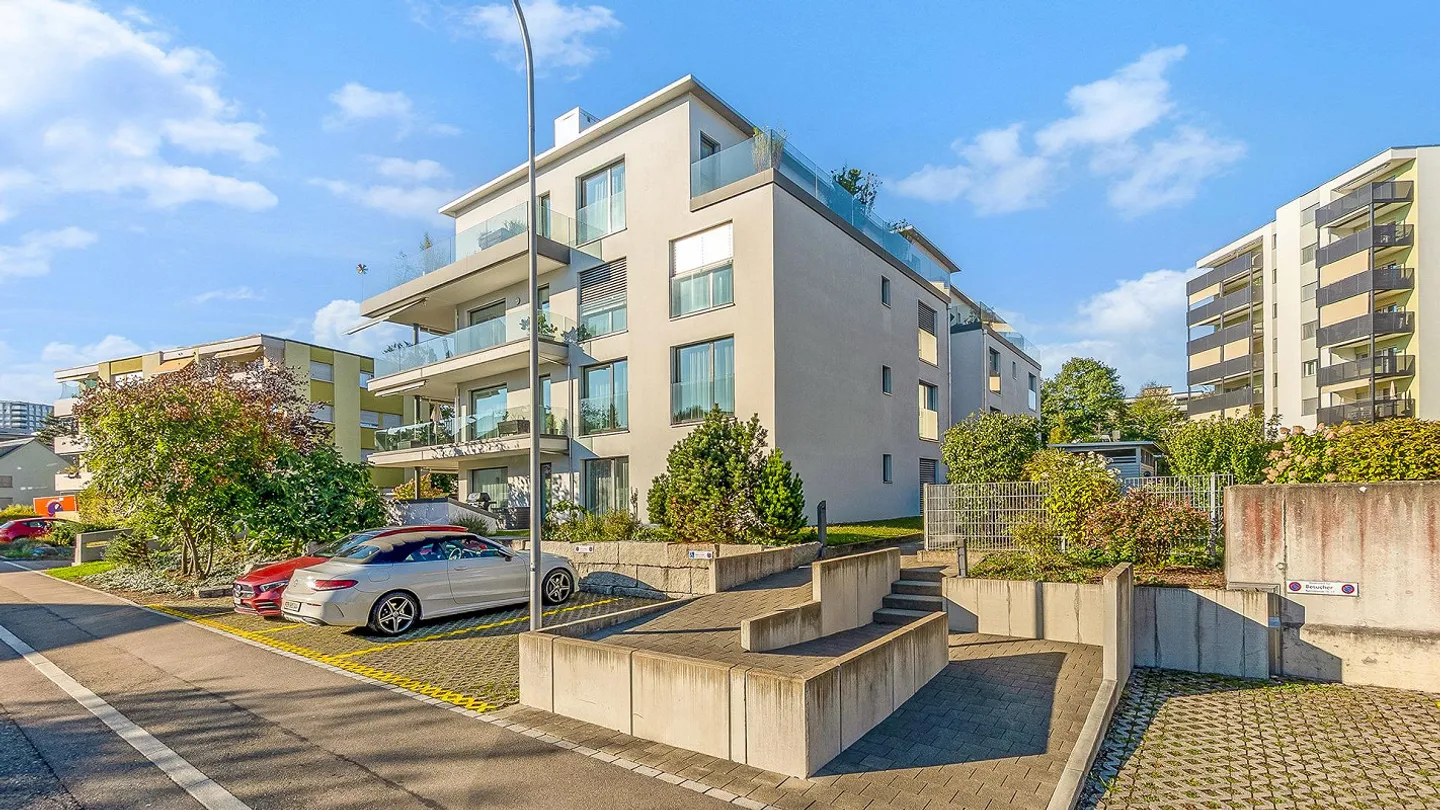 Bright penthouse apartment with terrace highlight - Photo 3 of 4