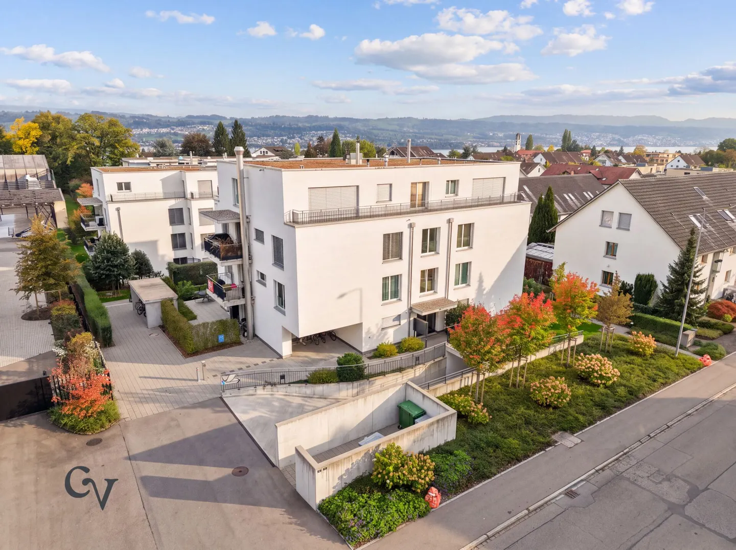 Family-friendly living with spacious garden in Uetikon am See - Photo 12 of 20