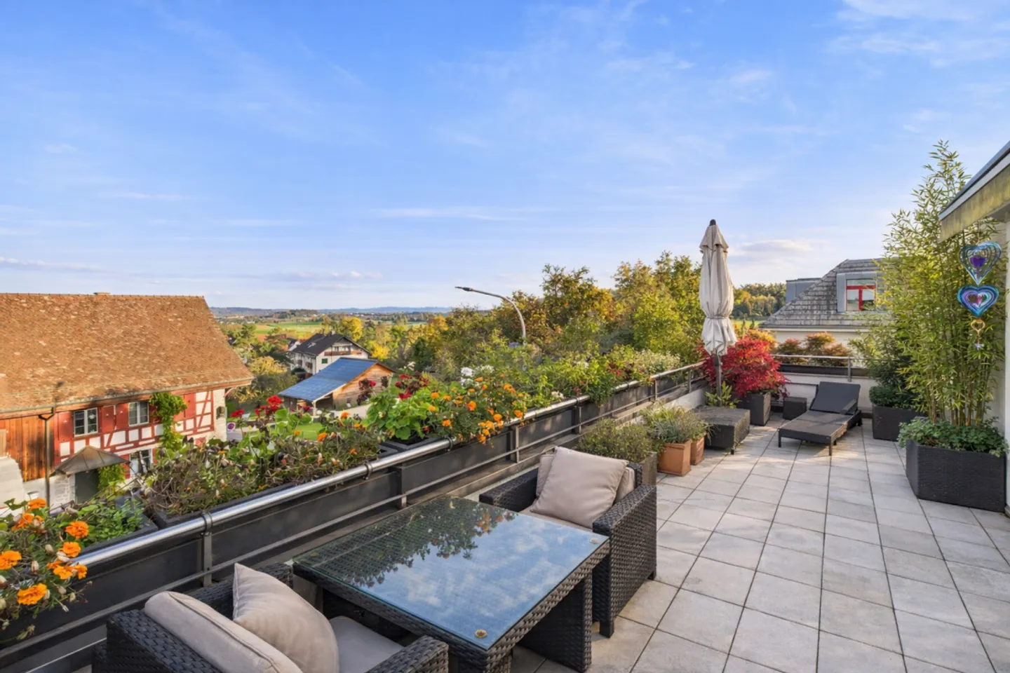 Spacious Attic Apartment with Terraces - Photo 2 of 8