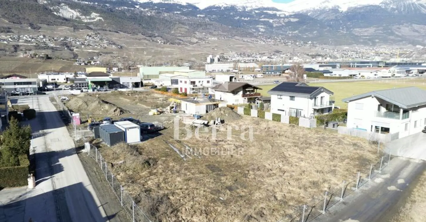 Last opportunities in Chalais: only 3 villas available - Photo 3 of 11