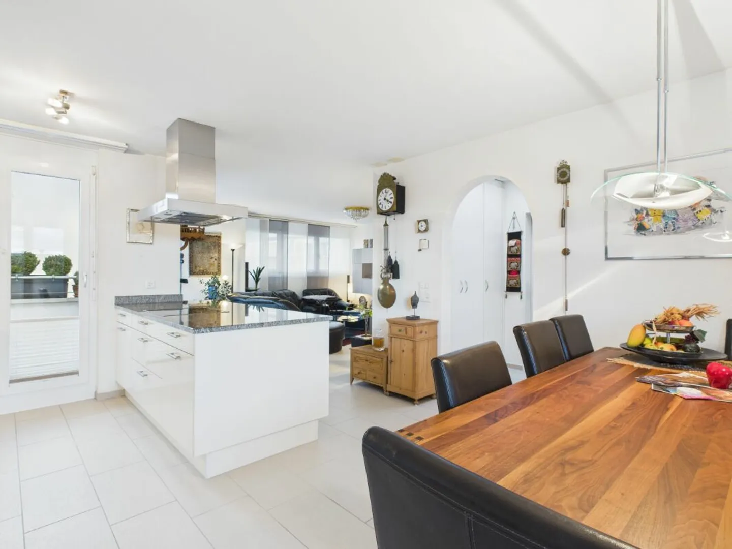 Spacious Attic Apartment with Terraces - Photo 3 of 8