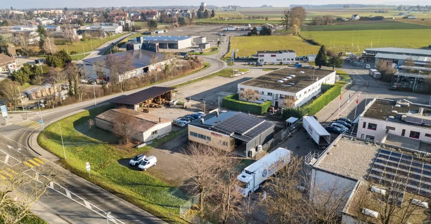 Estavayer-le-Lac, for sale, industrial and artisanal building of 200 m2 - Photo 1 of 8