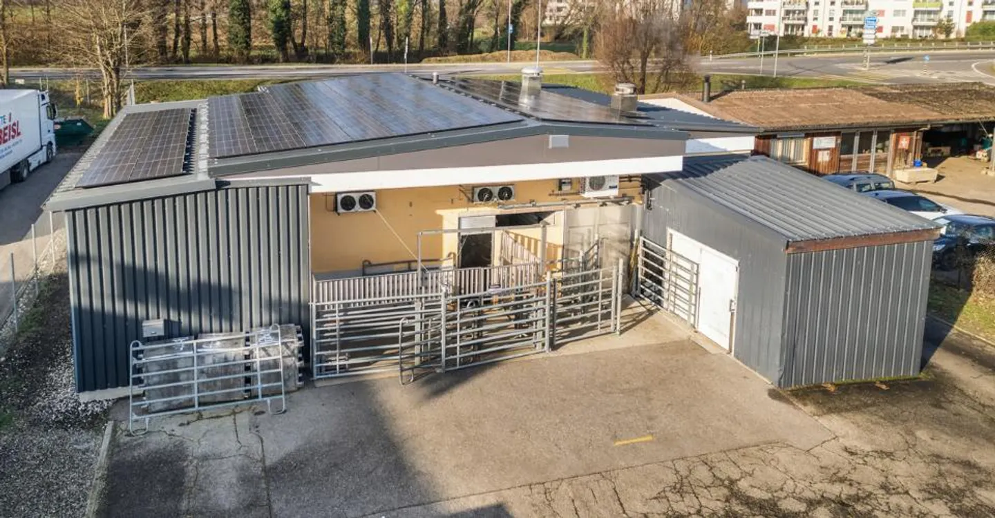 Estavayer-le-Lac, for sale, industrial and artisanal building of 200 m2 - Photo 2 of 8
