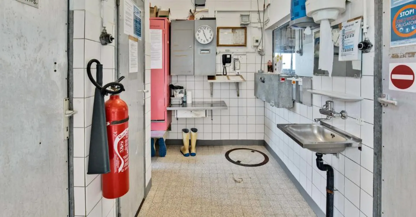 Estavayer-le-Lac, for sale, industrial and artisanal building of 200 m2 - Photo 5 of 8