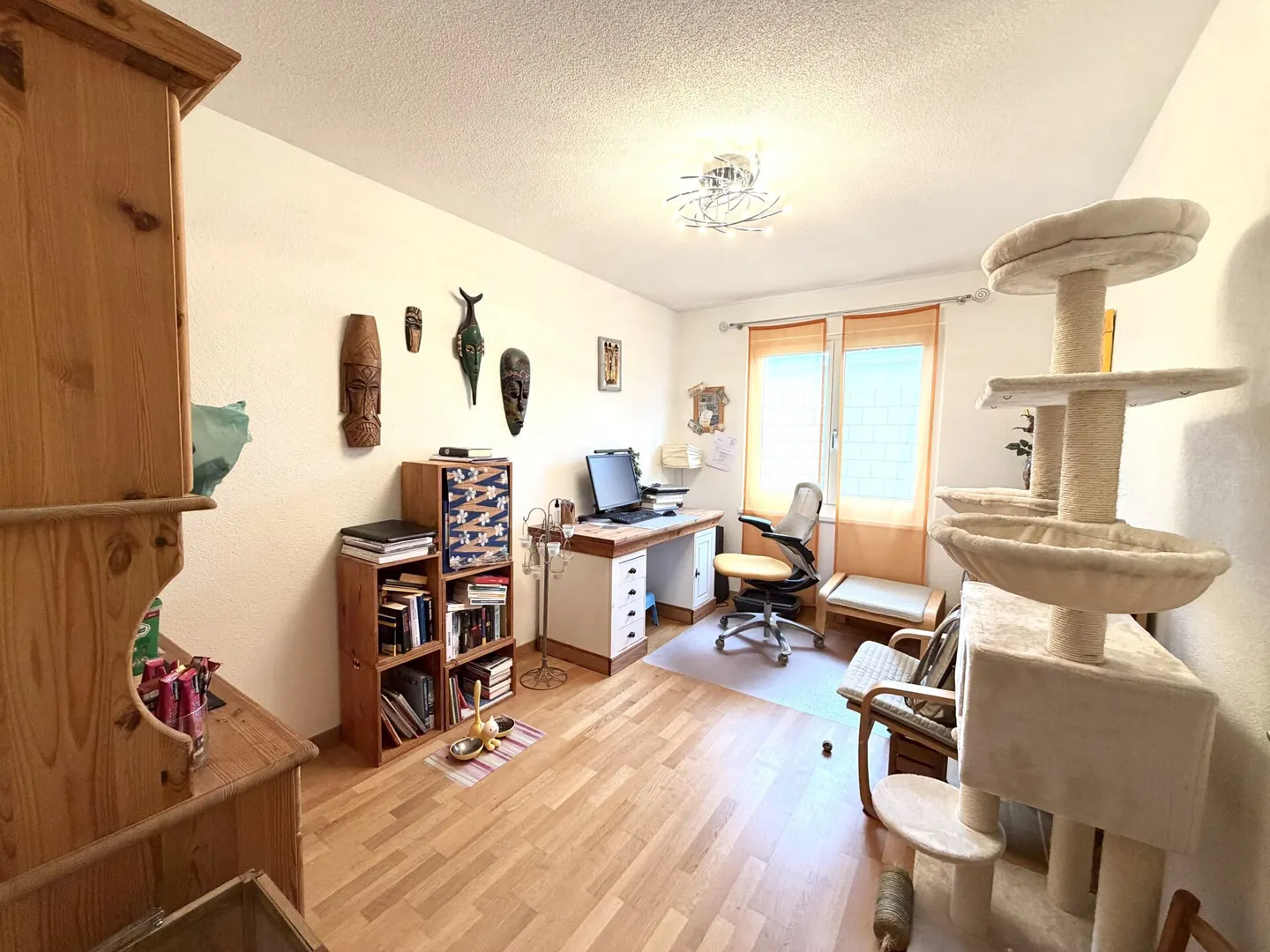 Belle appartement de jardin 4.5 pièces dans un endroit calme - Photo 4 sur 8