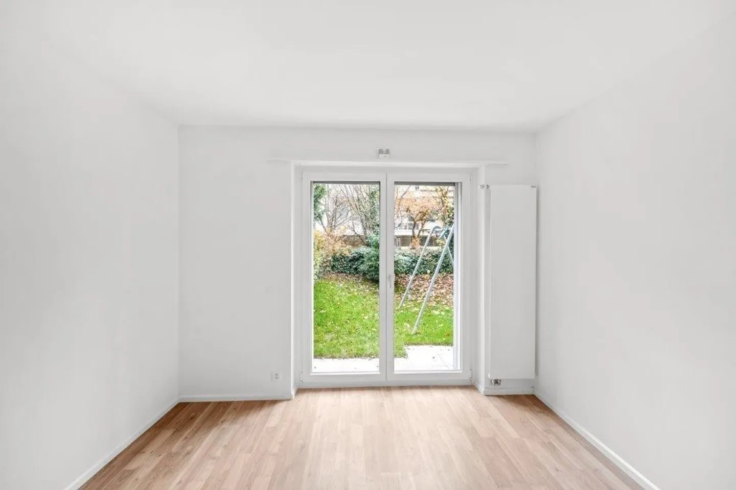 Renovated apartment in a quiet location amidst wonderful green surroundings - Photo 4 of 12