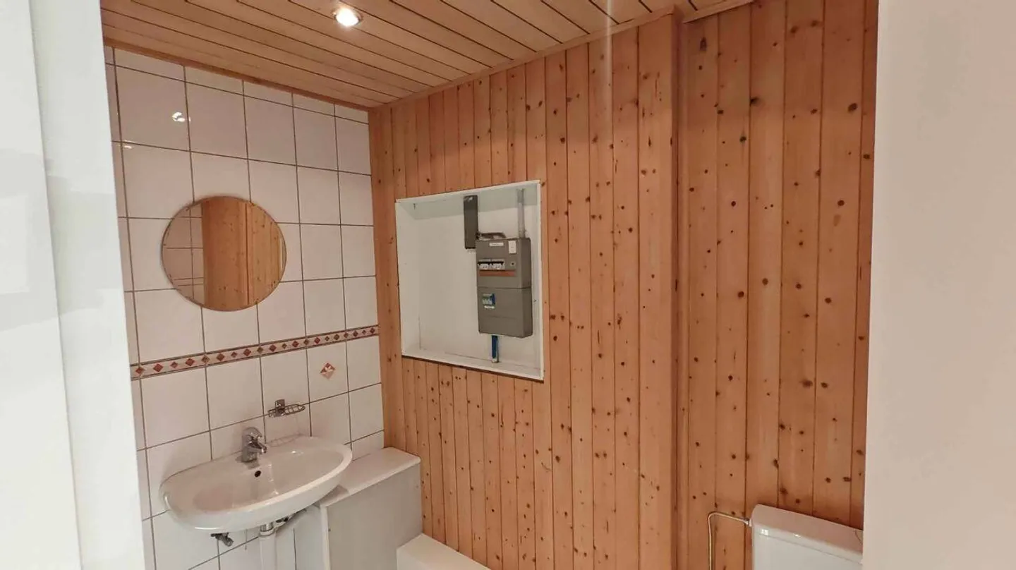 Commercial for rent - Photo 10 of 13