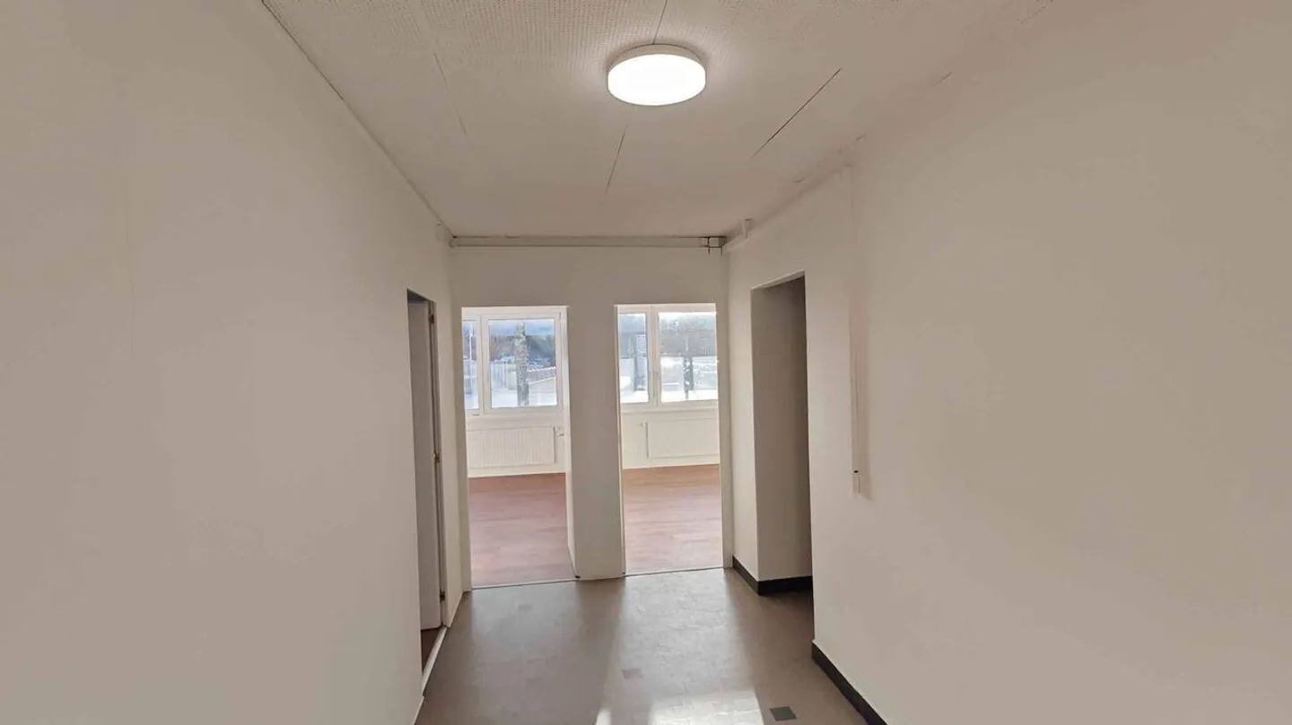 Commercial for rent - Photo 11 of 13