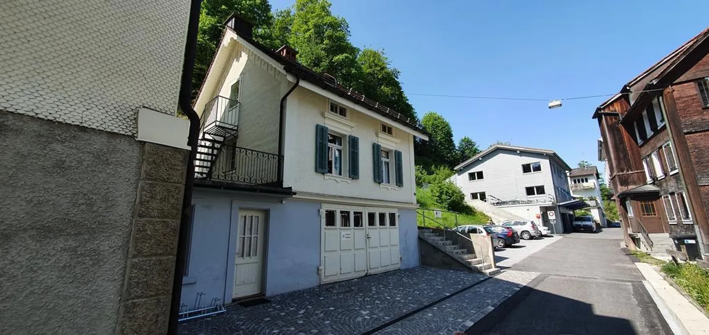 Heimeliges 2.5-Zimmer-Einfamilienhaus im Grünen - Foto 1 von 10