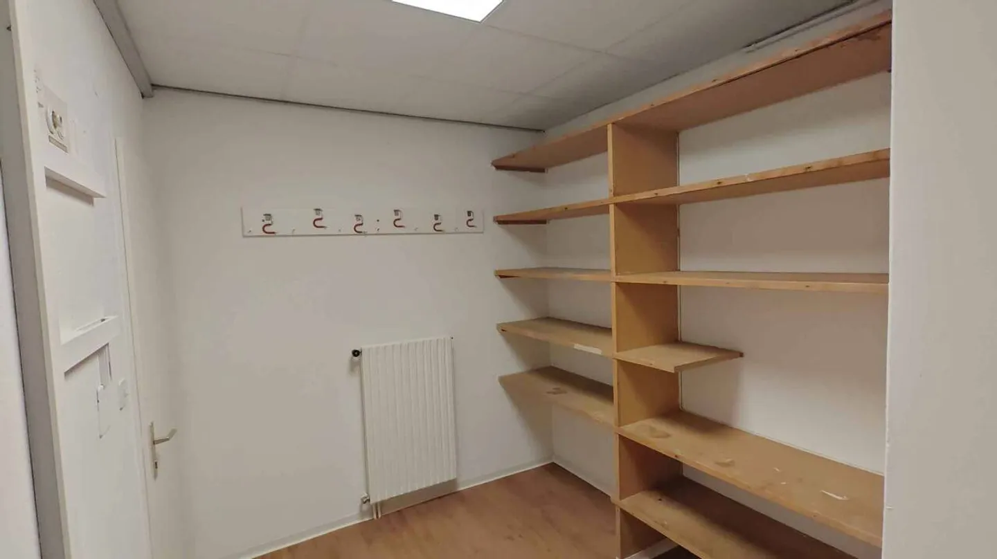 Commercial for rent - Photo 13 of 13