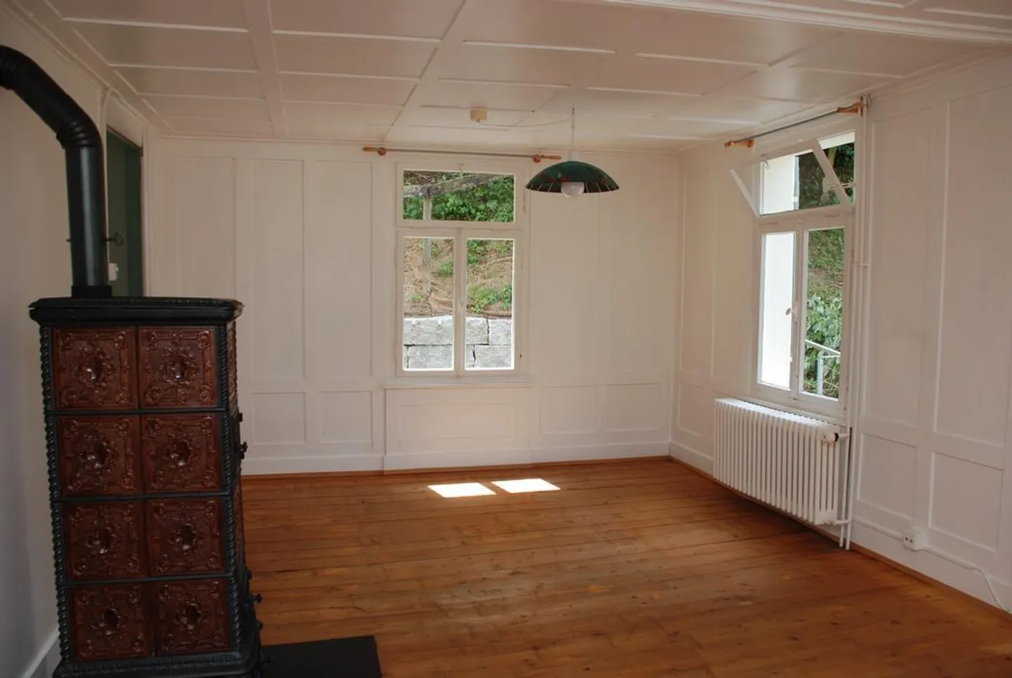 Heimeliges 2.5-Zimmer-Einfamilienhaus im Grünen - Foto 2 von 10