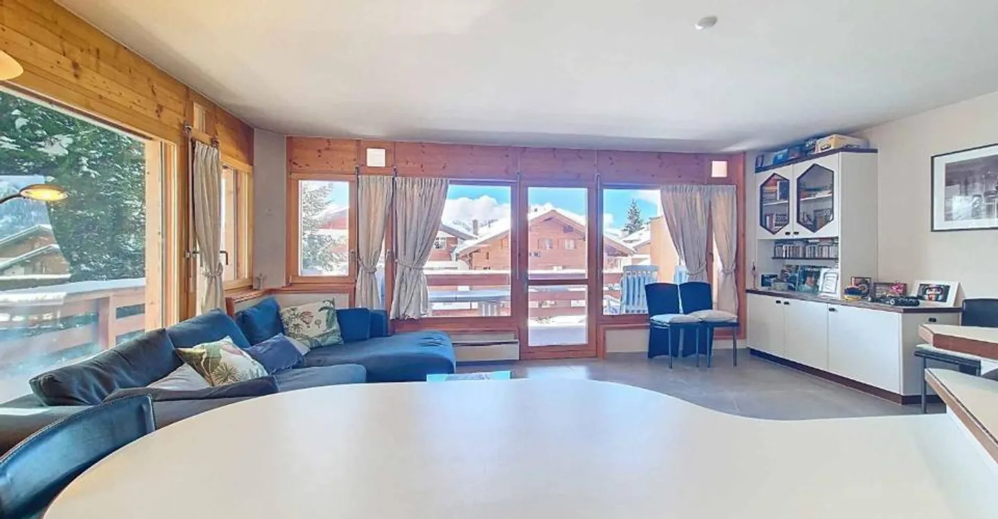 SCHÖNE 3-ZIMMER-WOHNUNG 100 M2 - ZENTRAL UND RUHIG - Foto 2 von 12
