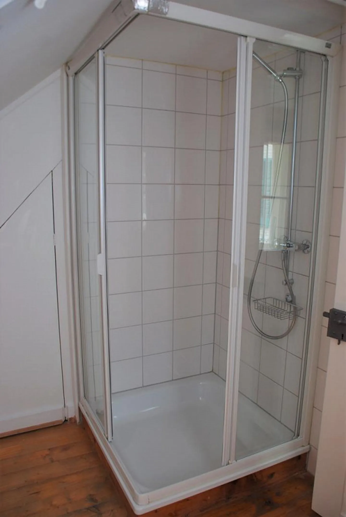 Heimeliges 2.5-Zimmer-Einfamilienhaus im Grünen - Foto 8 von 10