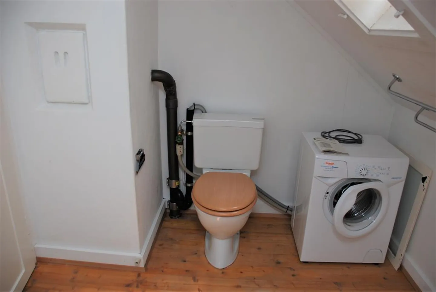 Heimeliges 2.5-Zimmer-Einfamilienhaus im Grünen - Foto 9 von 10