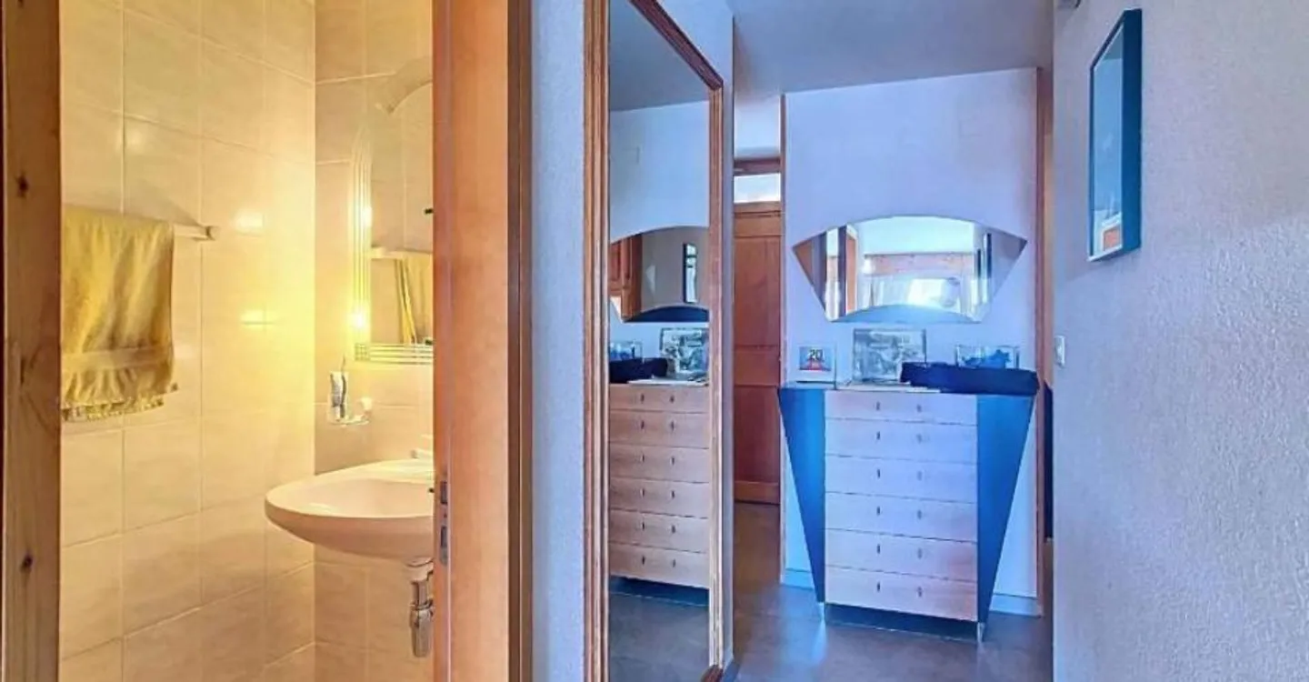 SCHÖNE 3-ZIMMER-WOHNUNG 100 M2 - ZENTRAL UND RUHIG - Foto 6 von 12