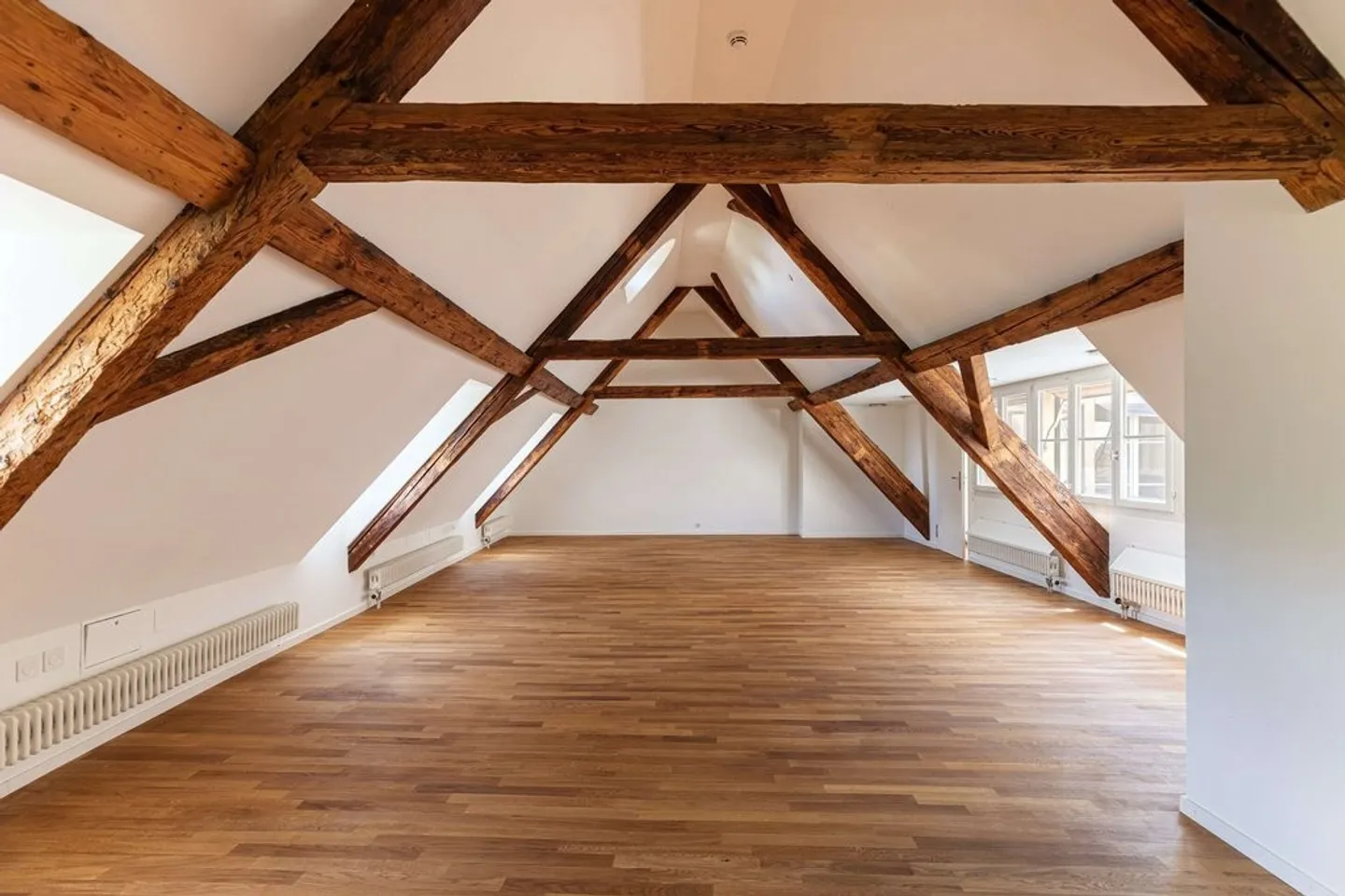 Office in the attic of a historic building - Photo 3 of 10